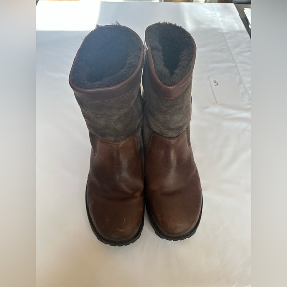 UGG Beacon Sheepskin Boots, US 10D - Picture 7 of 9